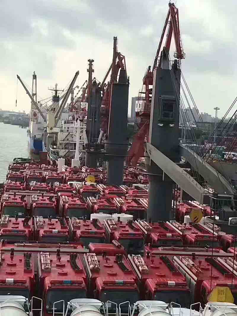 凯时优质运营商消防车出口案例展示