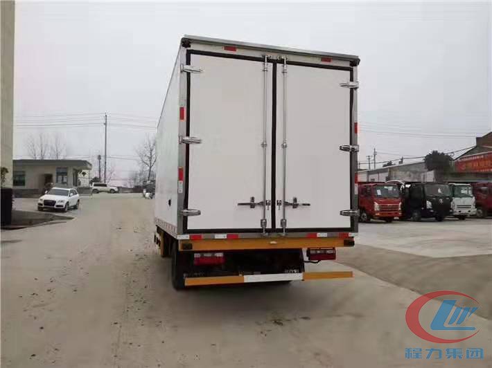 凯时优质运营商东风多利卡D7冷藏车