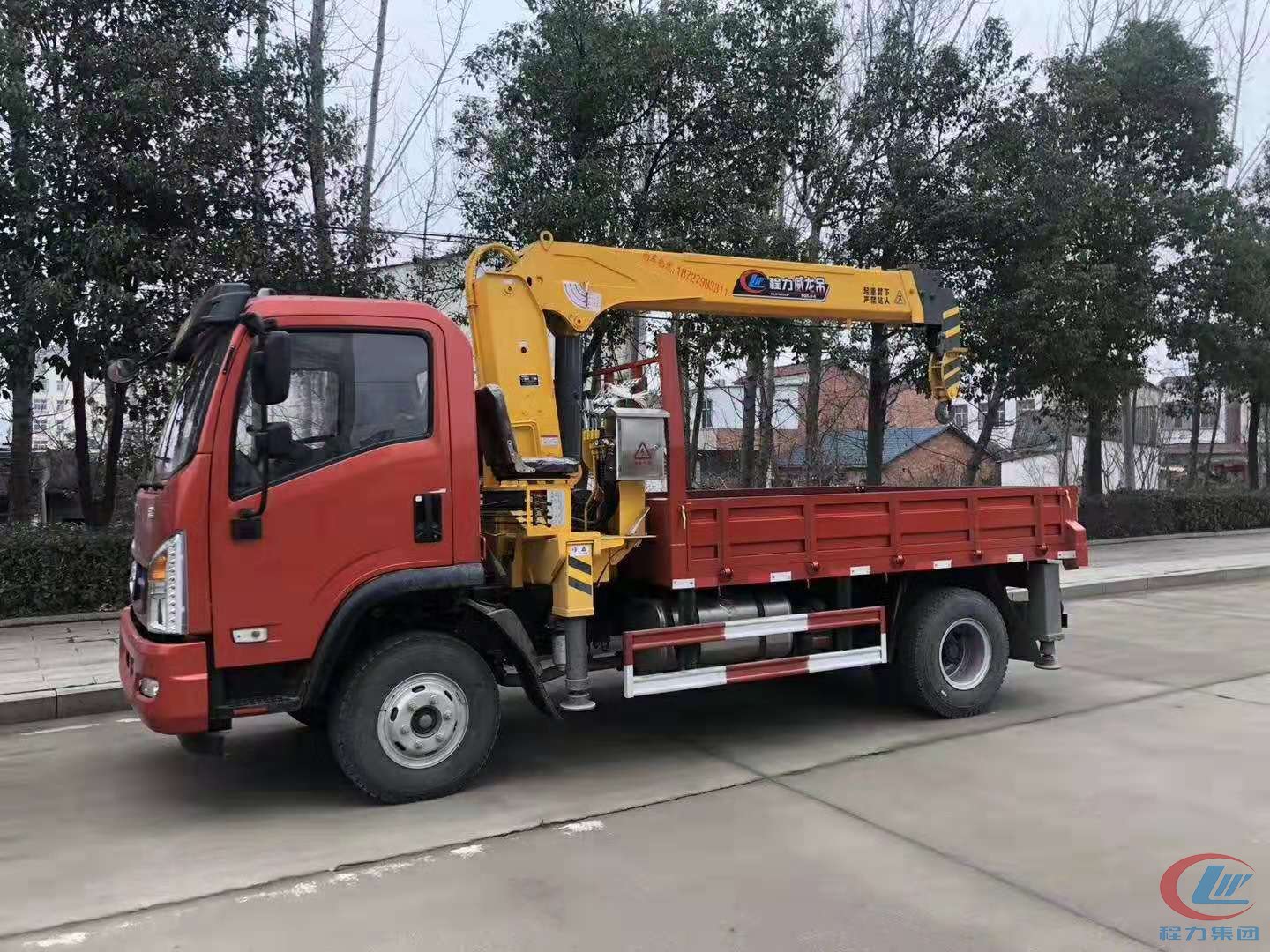 凯时优质运营商公司大运随车吊厂家