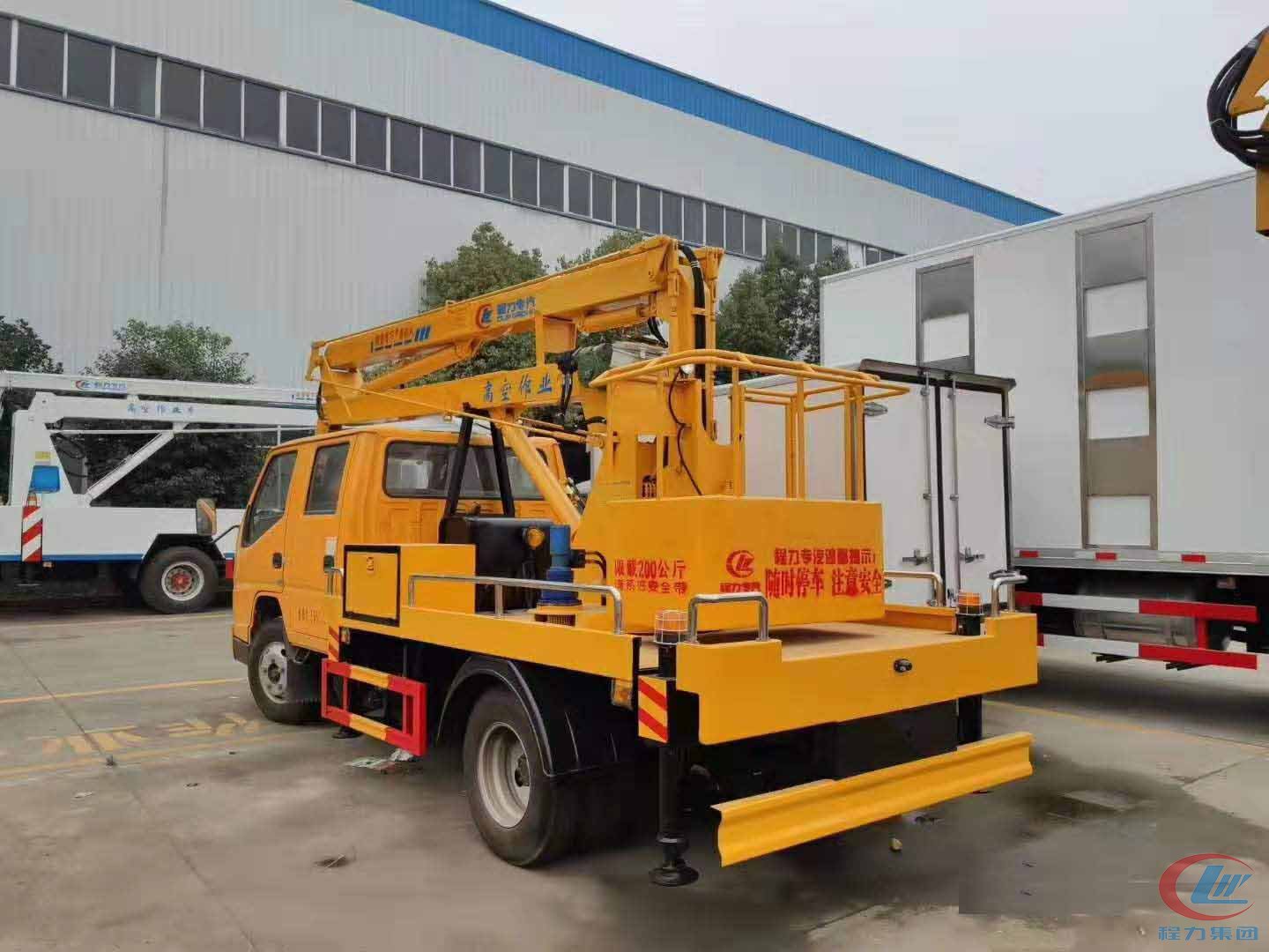湖北凯时优质运营商江铃12米高空作业车侧面图